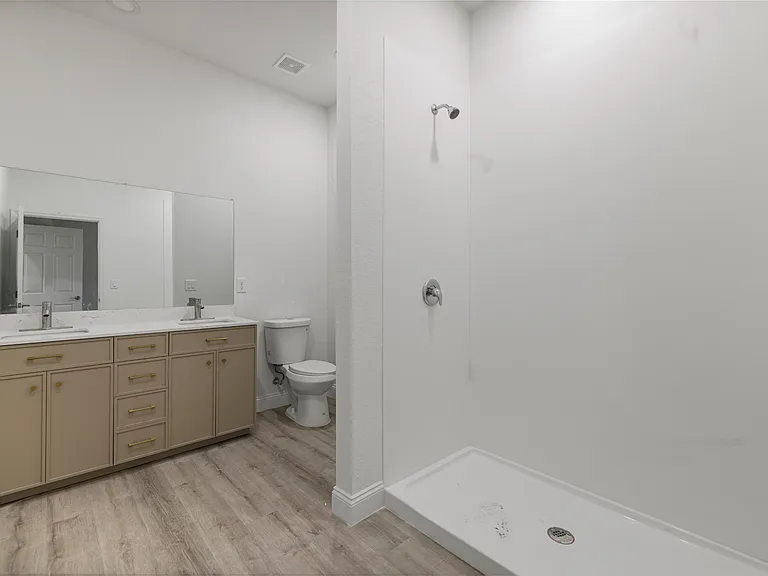 232 Fowler Ave S — Photo 3