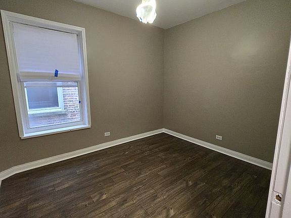 4th image of 4749 S Prairie Ave APT 2