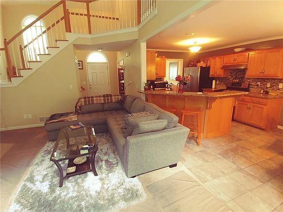 4th image of 70 Line Creek Ct