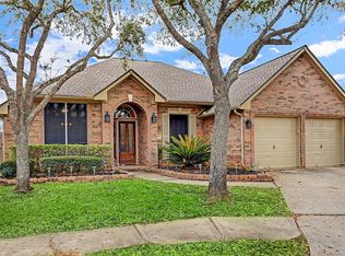 8842 Saratoga Dr, Sugar Land, TX 77479