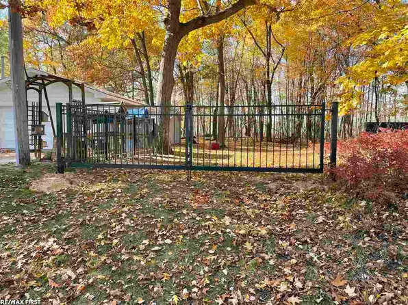 2166 S Green Dr, Au Gres, MI 48703