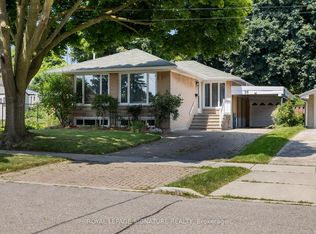 26 Paragon Rd, Toronto, ON M9R 1J5