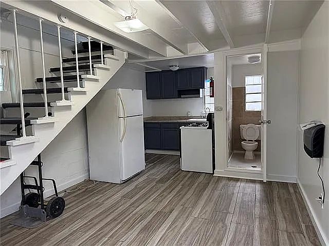 1st image of 321 S Bengal Rd