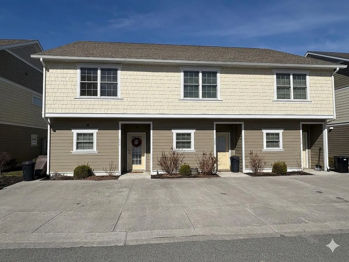 210 Blackbird Village Cir photo 1