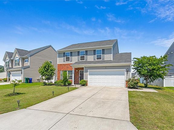 3rd image of 559 Leonard Ln