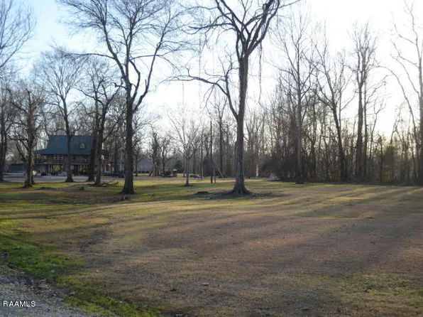 5 Callie Dr, Breaux Bridge, LA 70517