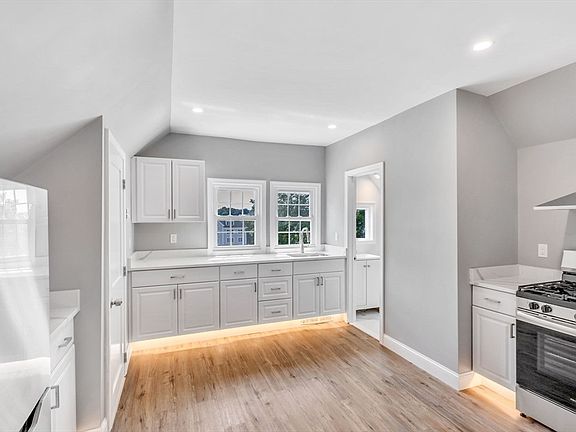 2nd image of 5 Beckford St APT 3