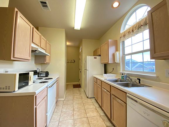 5th image of 7707 Crown Gate Dr