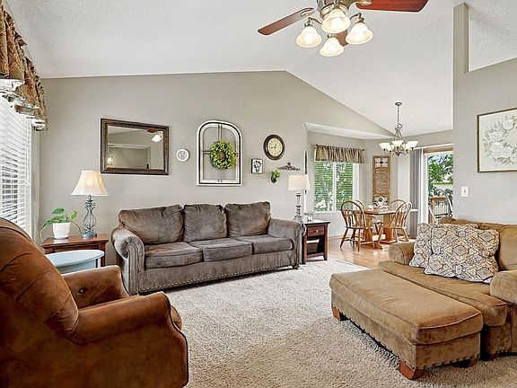 4th image of 1724 N Amber Ridge Pl