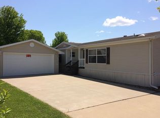 3990 Sunlight Rdg, Dubuque, IA 52001