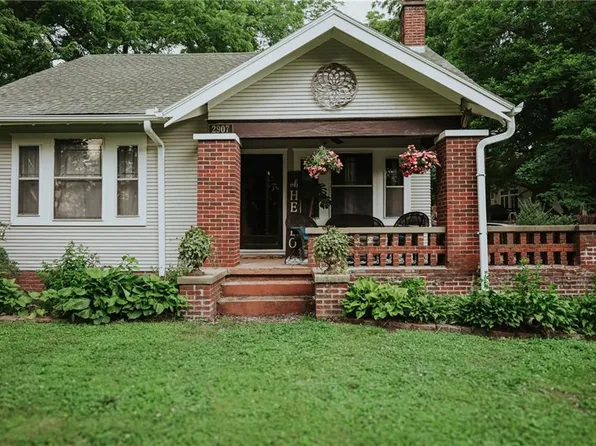 2907 Karnes Rd, Saint Joseph, MO 64506