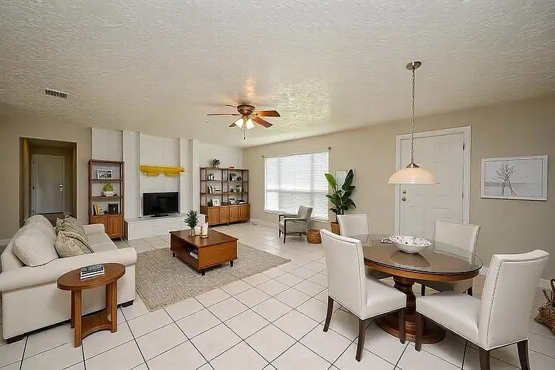 3 bed, 2.0 bath, 2014 sqft, $1,850 — Photo 4
