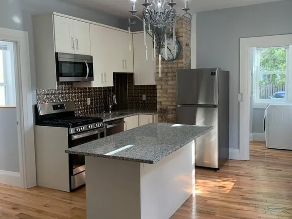 952 26th Ave NE #1, Minneapolis, MN 55418