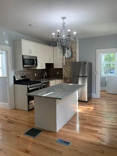 952 26th Ave NE #1 Photo 1