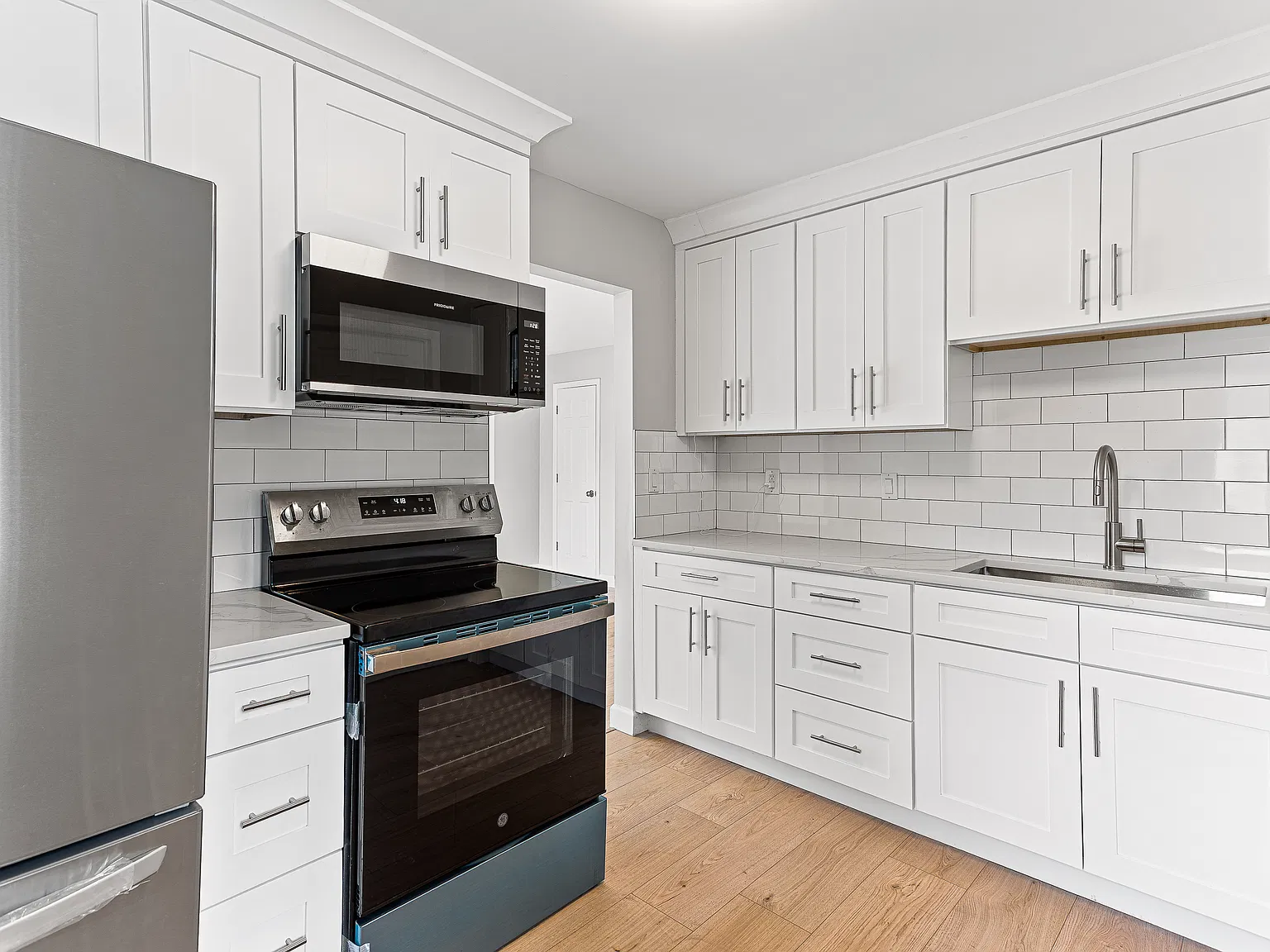 2 bed, 890 sqft, $1,400 — Photo 4