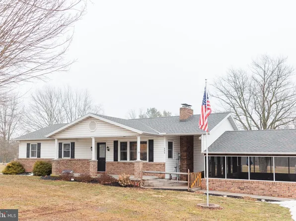 695 Kohler School Rd, New Oxford, PA 17350