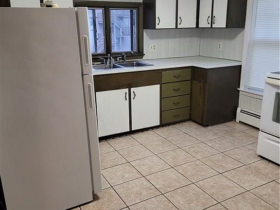 2nd image of 65 Spring St #2