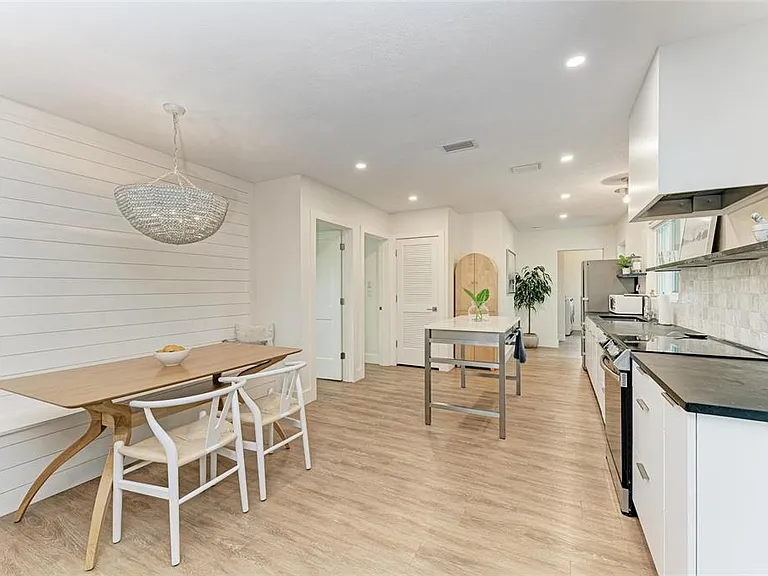 302 San Marco Dr — Photo 7