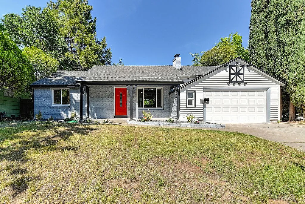 7073 Hogan Dr photo 1