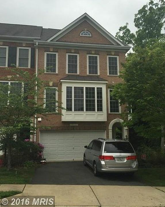 17464 Bayou Bend Cir, Dumfries, VA 22025 3 beds 4 baths 2,35