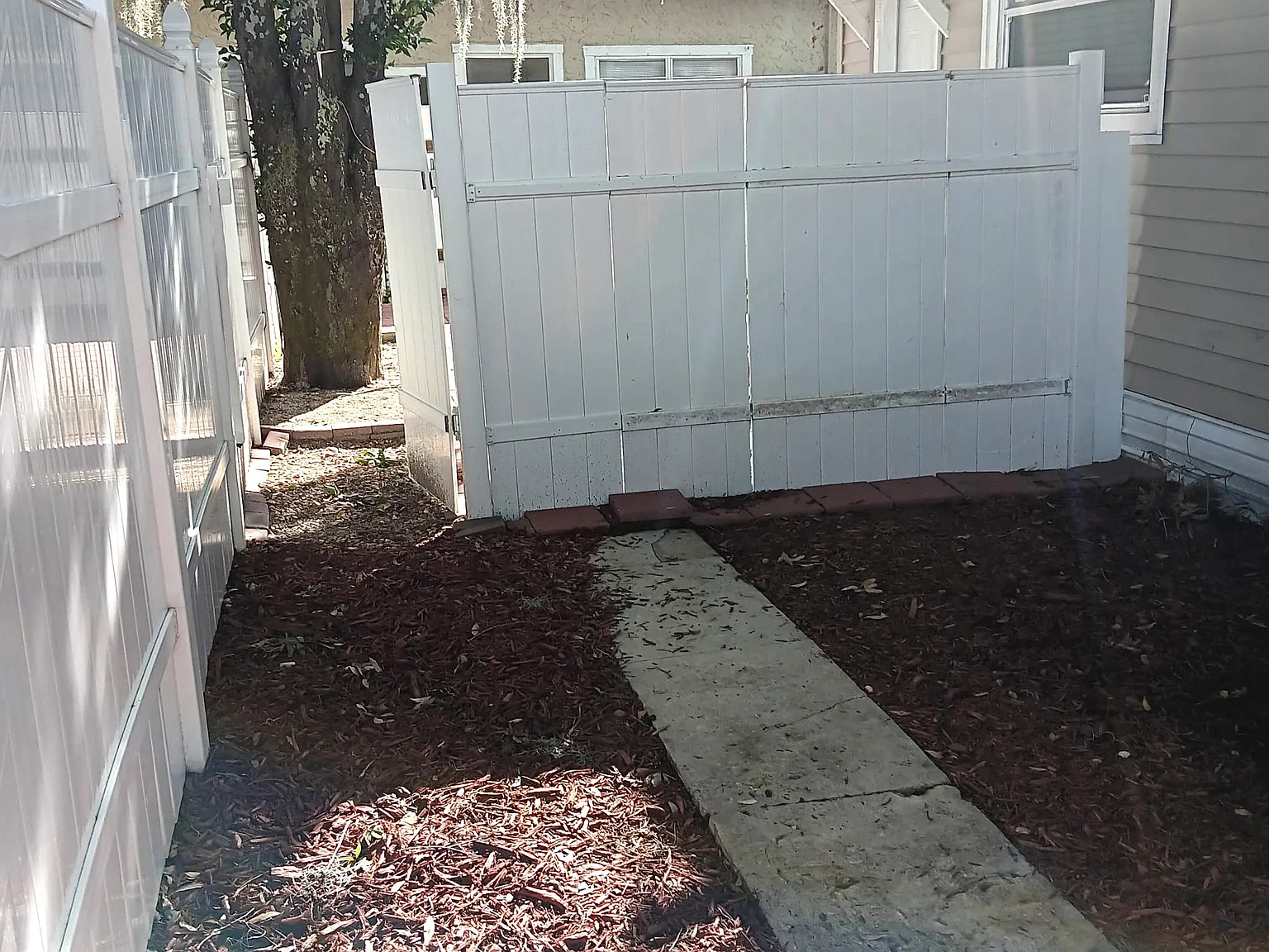 2 bed, 710 sqft, $1,000 — Photo 2