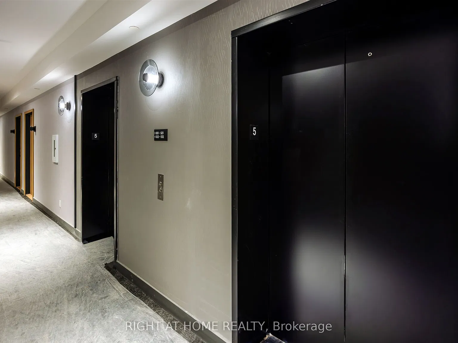 35 Parliament St — Photo 4