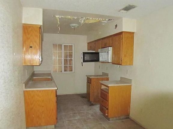 4th image of 3852 E Olive Ave APT 101