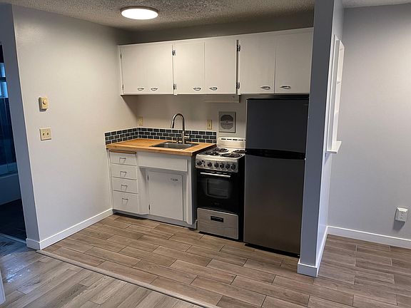 2nd image of 1809 H St SE #2