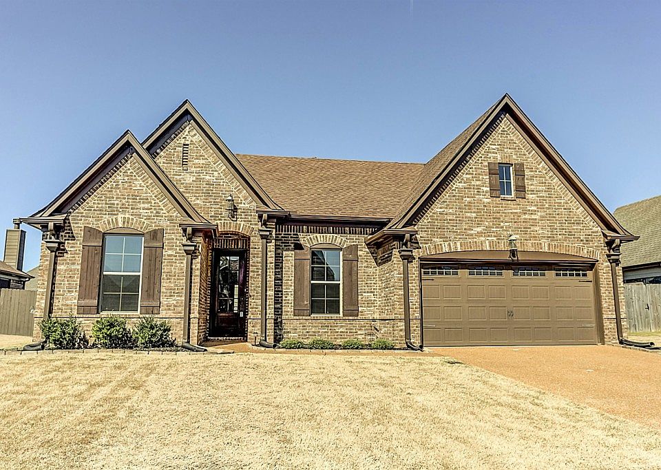 1st image of 40 Whispering Creek Dr