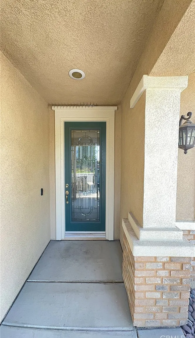 3 bed, 2.5 bath, 1901 sqft, $3,200 — Photo 4