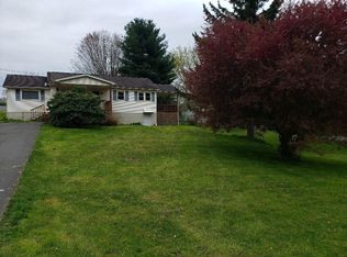 1588 Stanaford Rd, Beckley, WV 25801