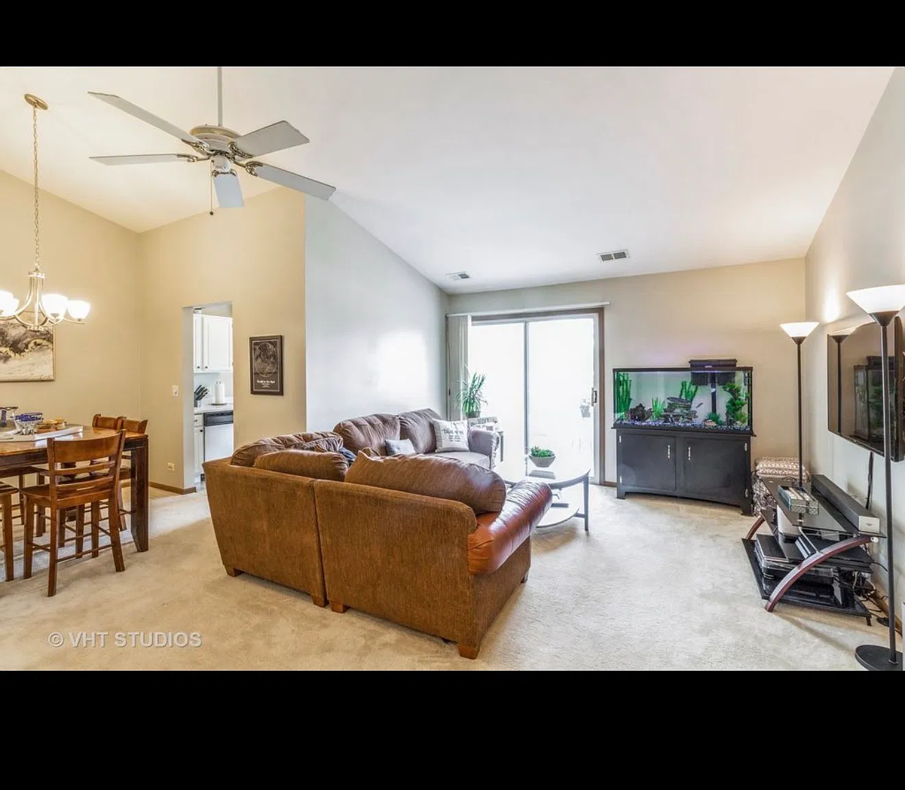 2 bed, 1400 sqft, $2,400 — Photo 2