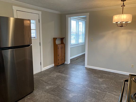 Kitchen - Eat in Dining Area