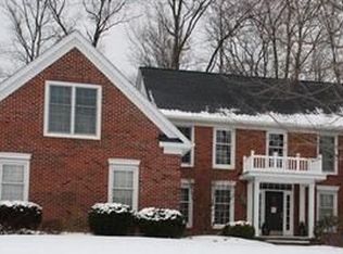 35443 Quartermane Cir, Solon, OH