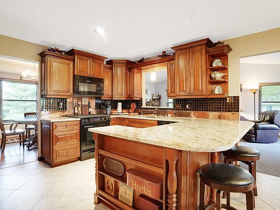 2nd image of 2399 Walborn Dr