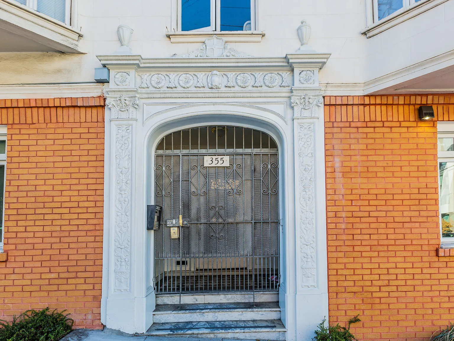 355 Laguna — Photo 2