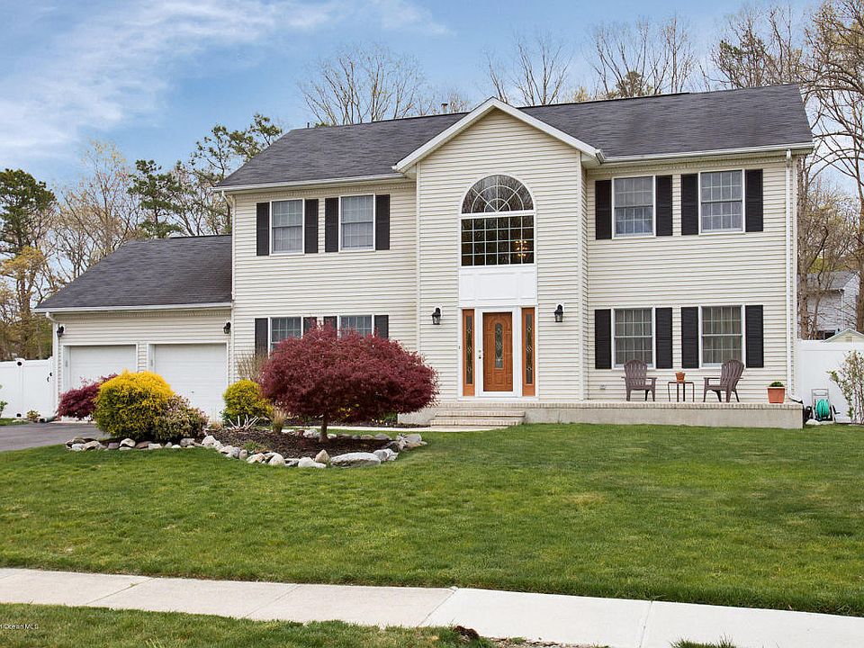 1st image of 7 London Ct