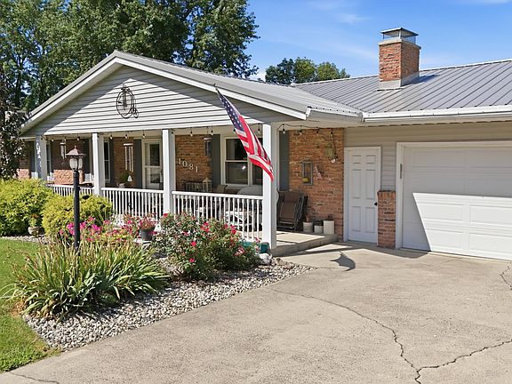 3rd image of 1081 Mockingbird Ln