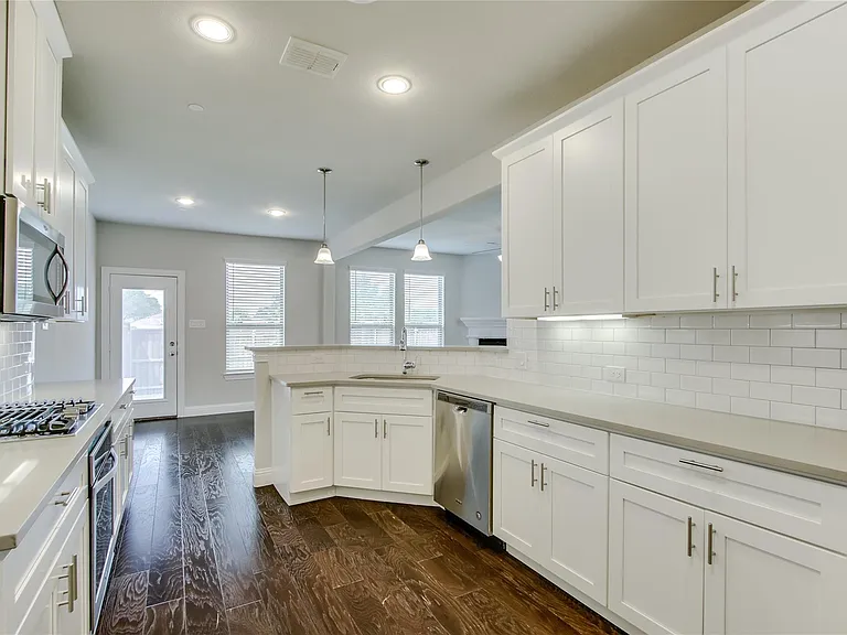 2949 Galveston St — Photo 14