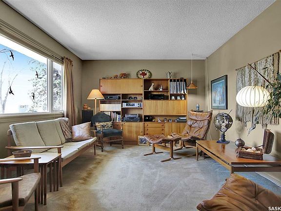 5th image of 74 Cooper Cres