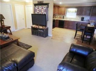 18 South Ave, Nitro, WV 25143