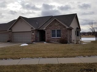 703 Clearwater Cir, Beatrice, NE 68310