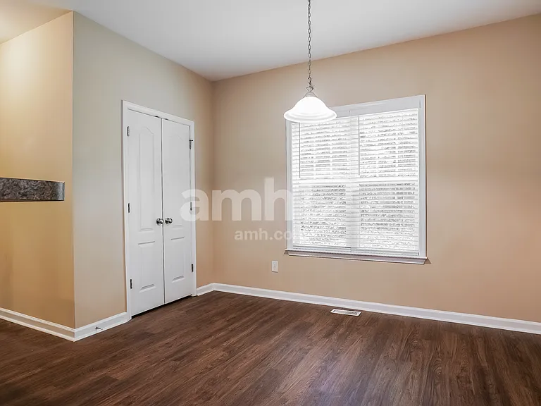 48 Kings Canyon Ct — Photo 5