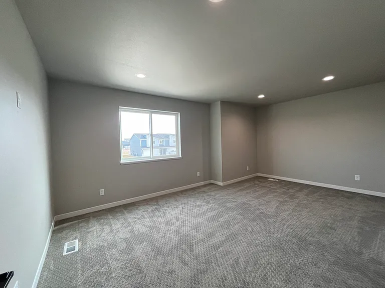 535 Harper Cir — Photo 13
