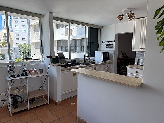 3rd image of 1 Calle Taft #3F
