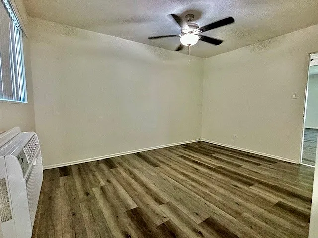 1835 W Crestwood Ln #H10 — Photo 17