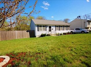 4 Roberta Ave, Woonsocket, RI 02895