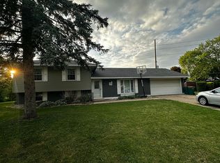 141 Cleveland Cir, Granville, IL 61326