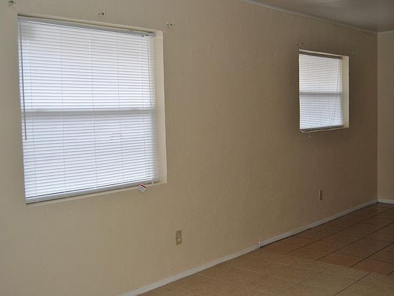 3rd image of 7309 Alameda Ave