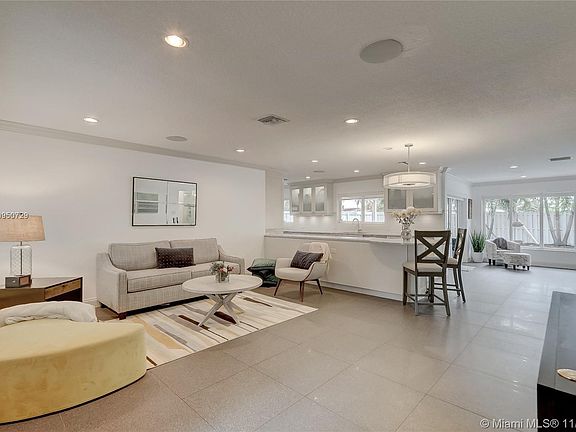 5th image of 1441 NE 41st St